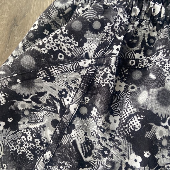 Lululemon Tracker Short V Seawheeze - Picture 5 of 8